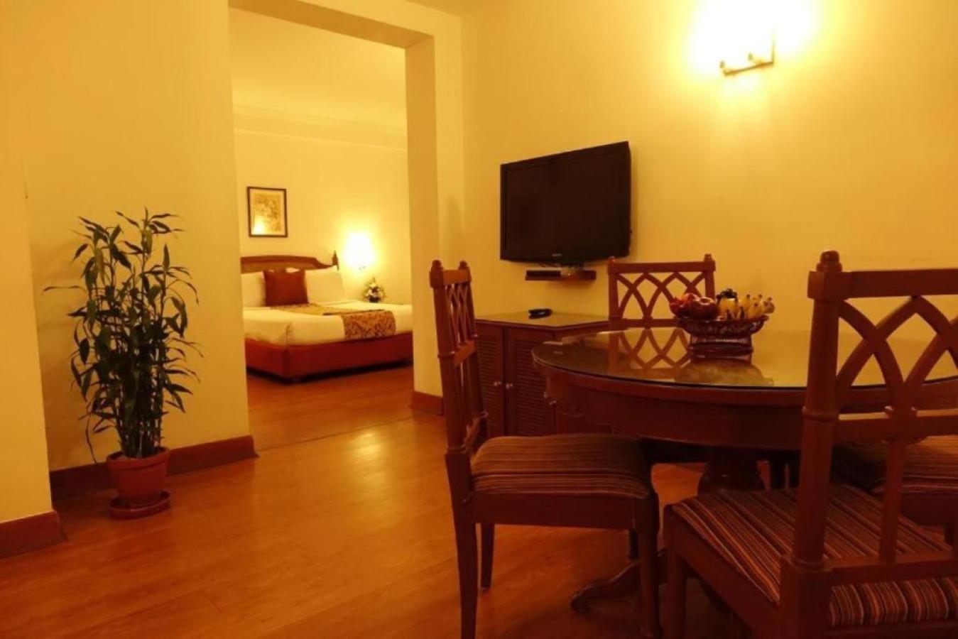 Готель Abad Atrium Kochi Екстер'єр фото