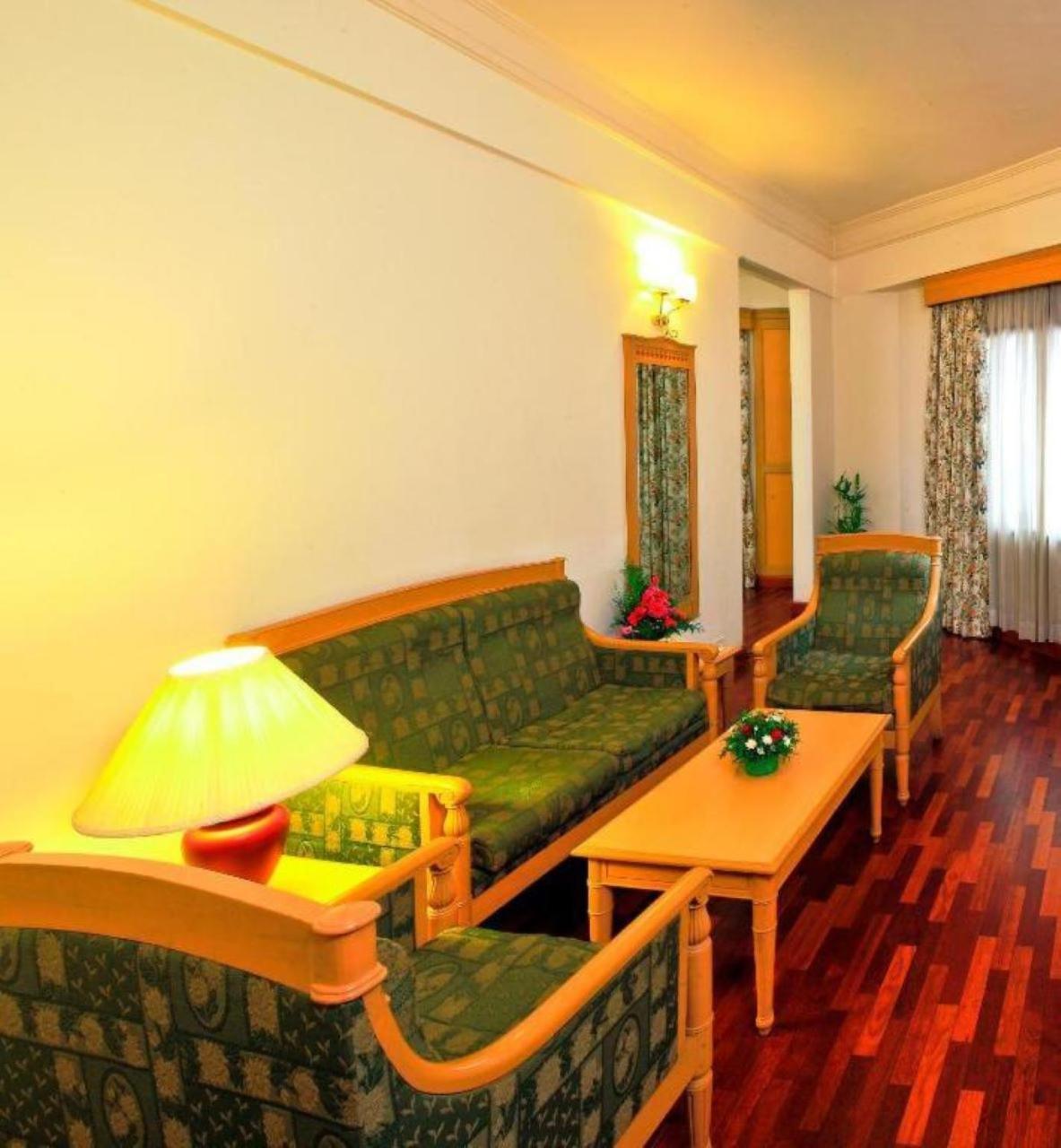 Готель Abad Atrium Kochi Екстер'єр фото