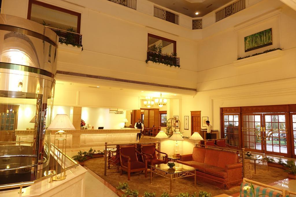 Готель Abad Atrium Kochi Екстер'єр фото