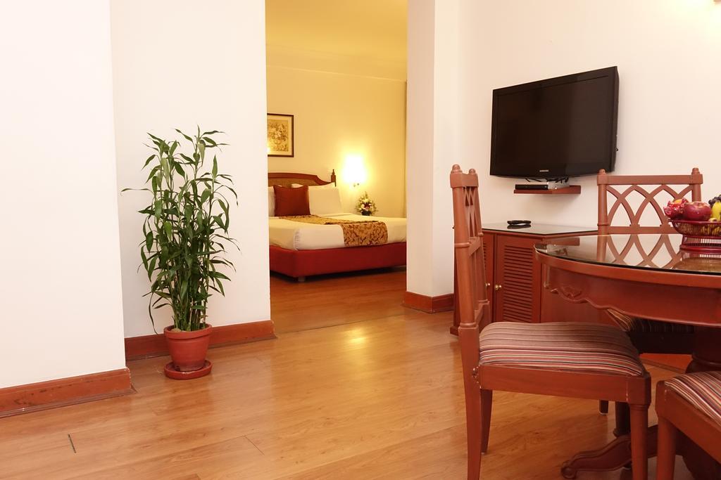 Готель Abad Atrium Kochi Екстер'єр фото