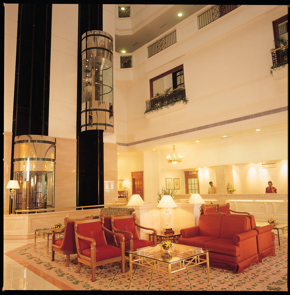 Готель Abad Atrium Kochi Екстер'єр фото